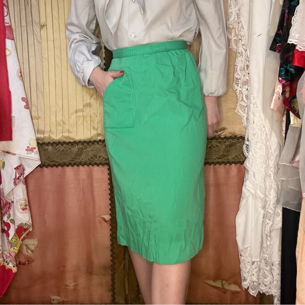 Vintage 1960’s Chic Green Pencil Skirt for Women